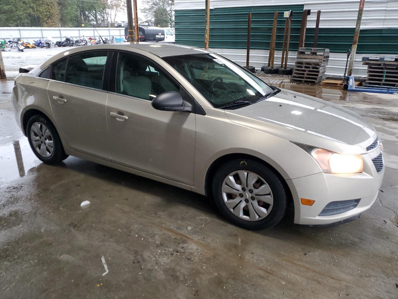 2012 Chevrolet Cruze - Image 4
