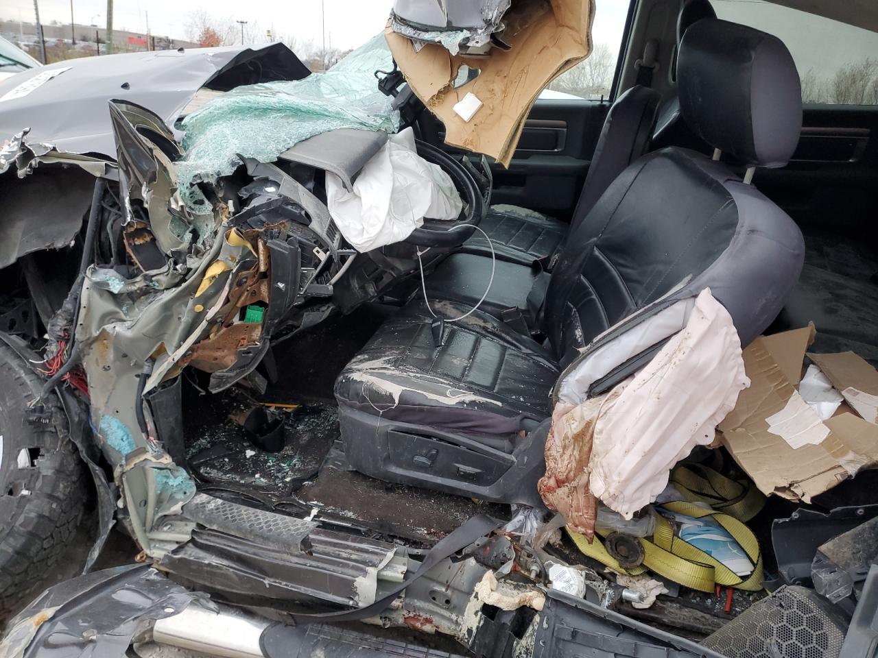2016 RAM 1500 - Image 7