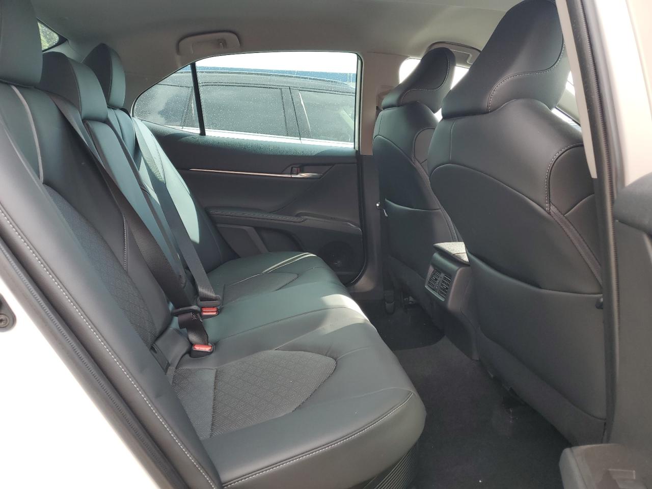 2022 Toyota Camry - Image 10