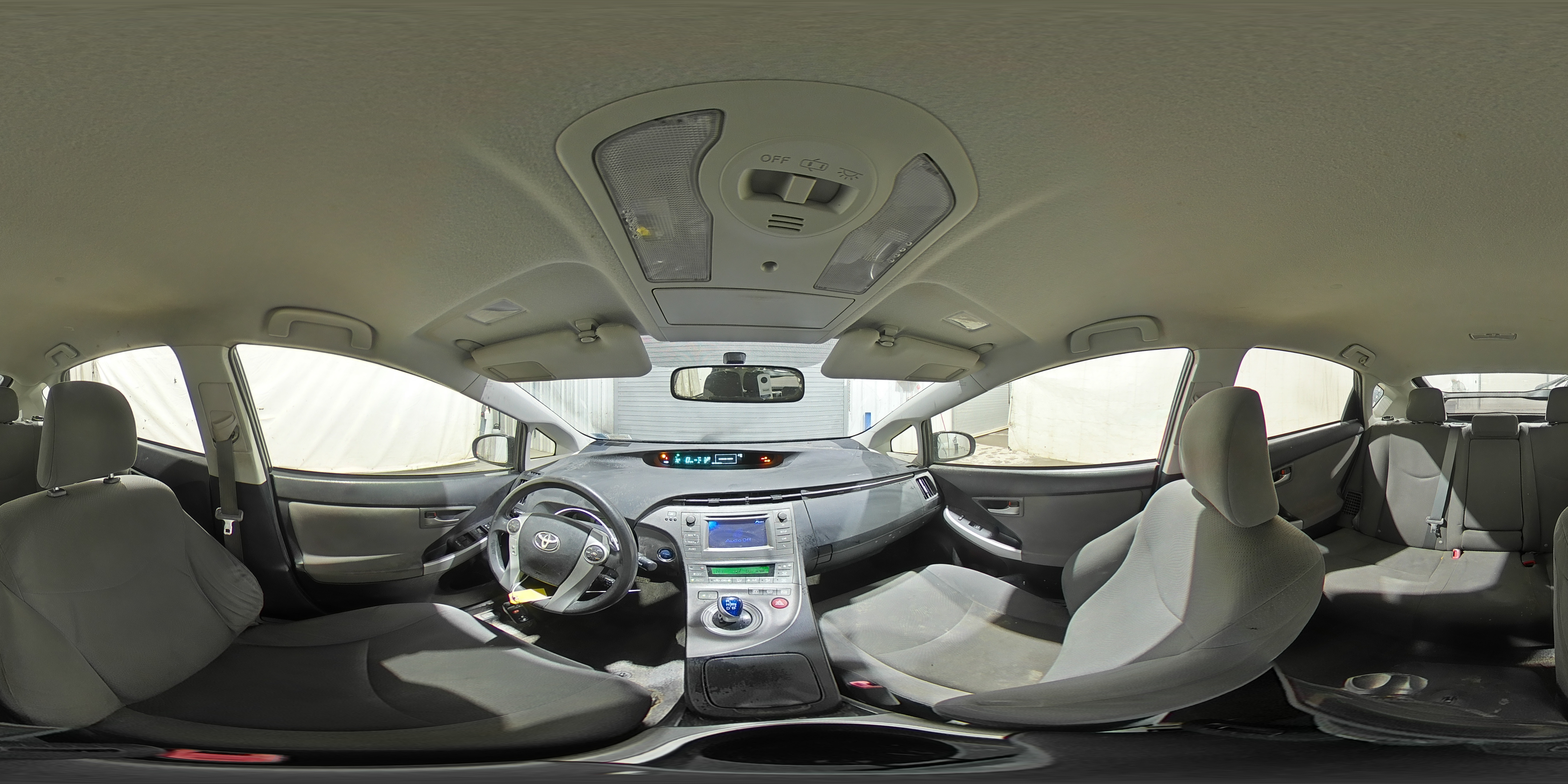 2012 Toyota Prius - Image 14