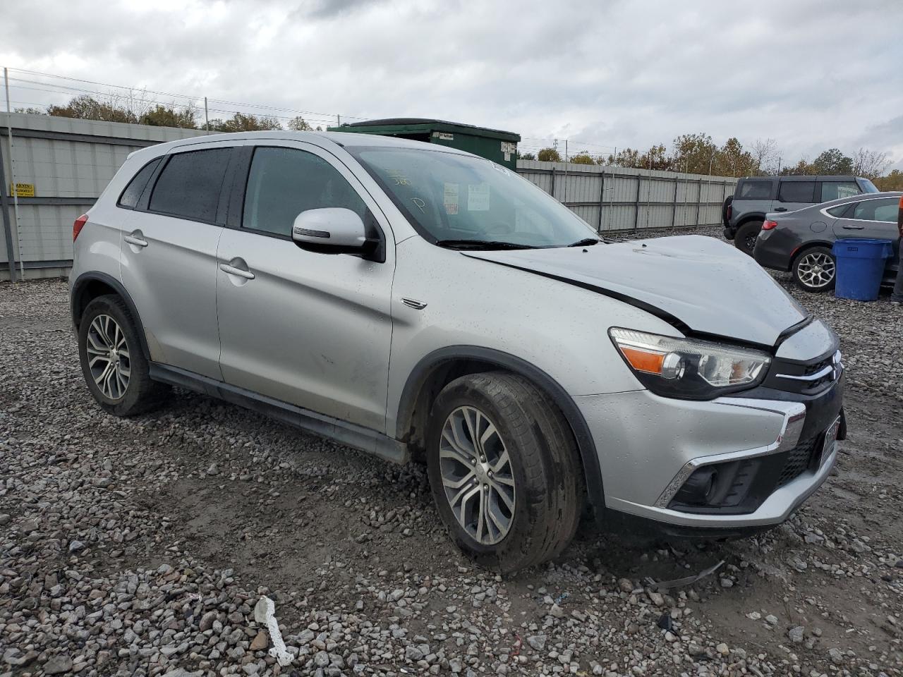 2018 Mitsubishi Outlander - Image 4