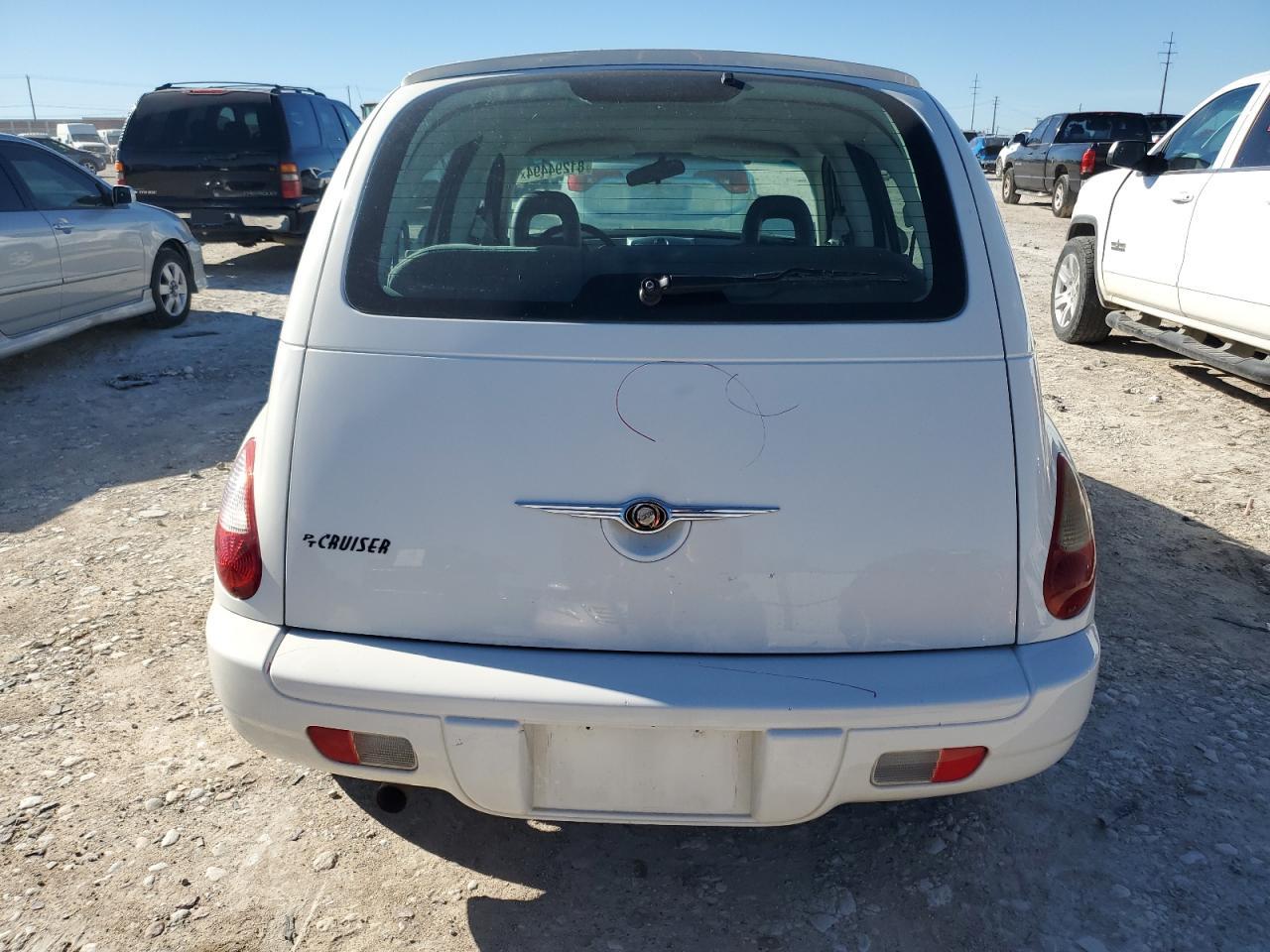 2008 Chrysler PT Cruiser - Image 6