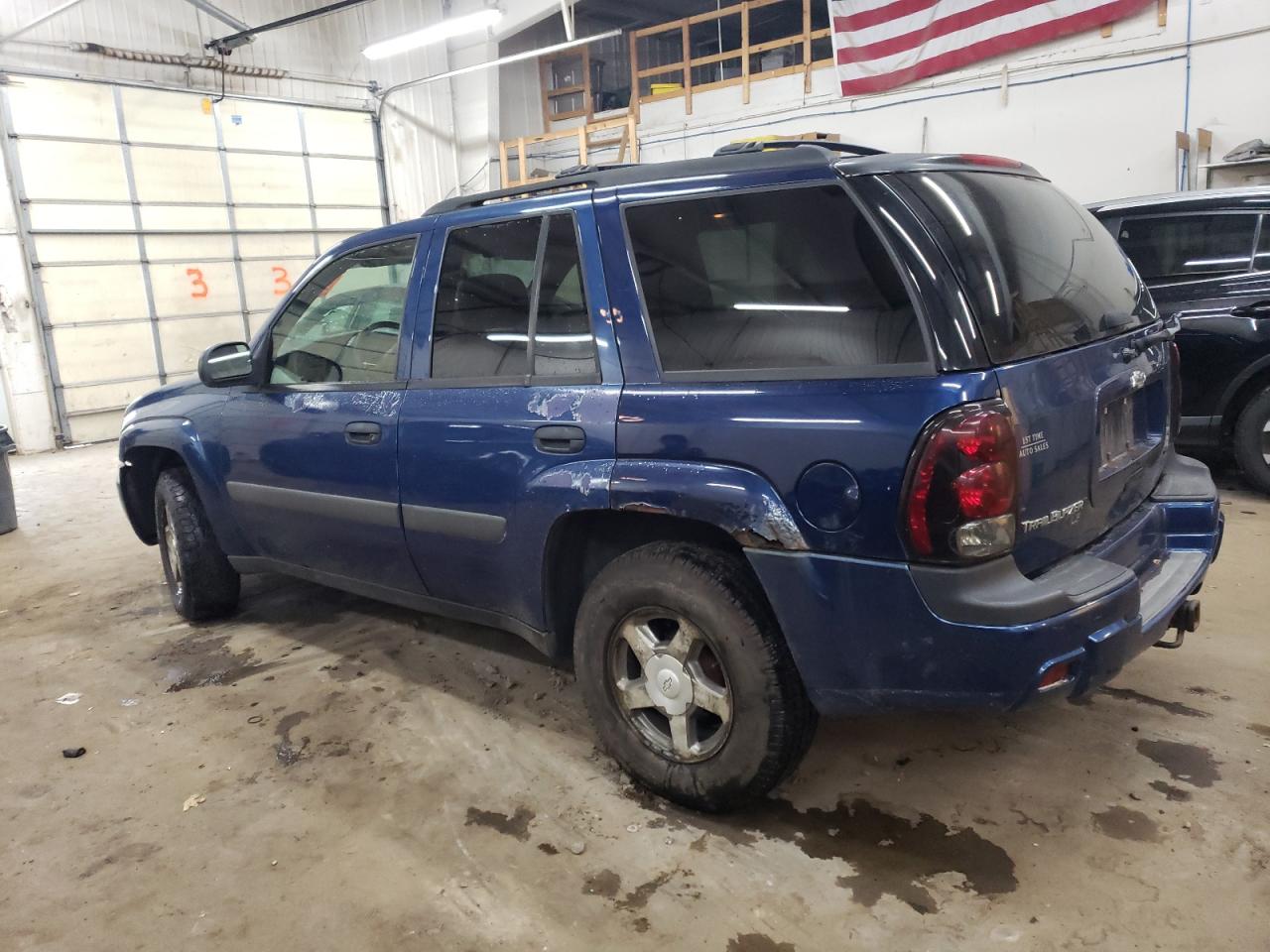 2004 Chevrolet TrailBlazer - Image 2