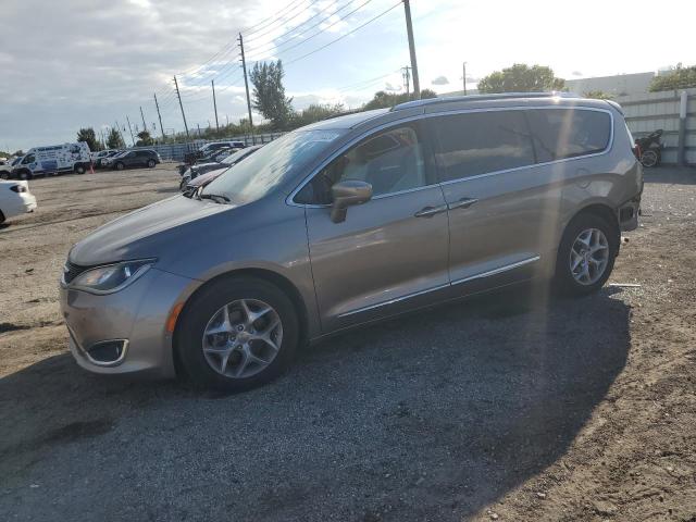 2017 Chrysler Pacifica Touring L Plus