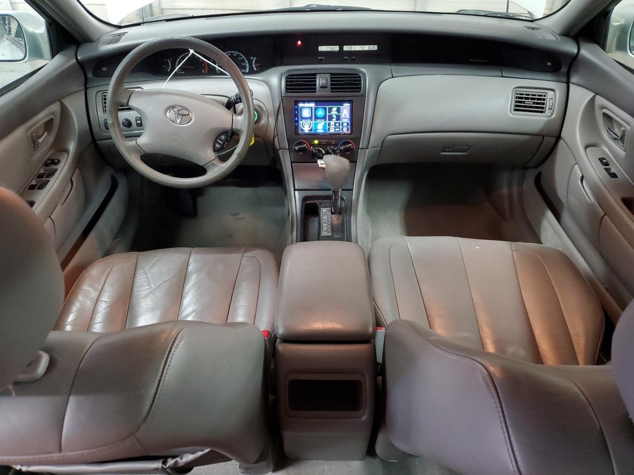 2002 Toyota Avalon - Image 8