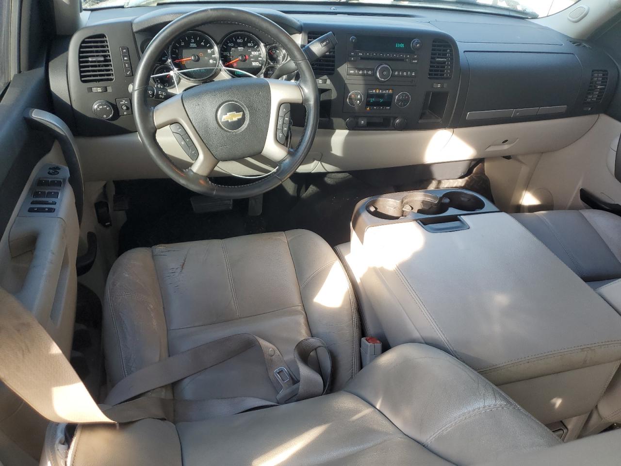 2011 Chevrolet Silverado - Image 8