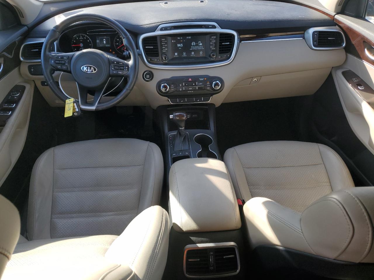 2017 Kia Sorento - Image 8