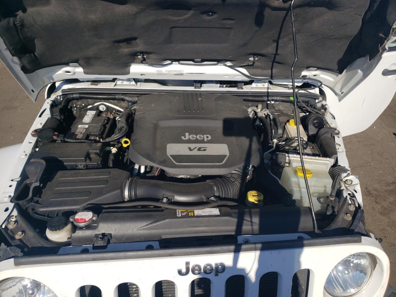 2015 Jeep Wrangler - Image 11