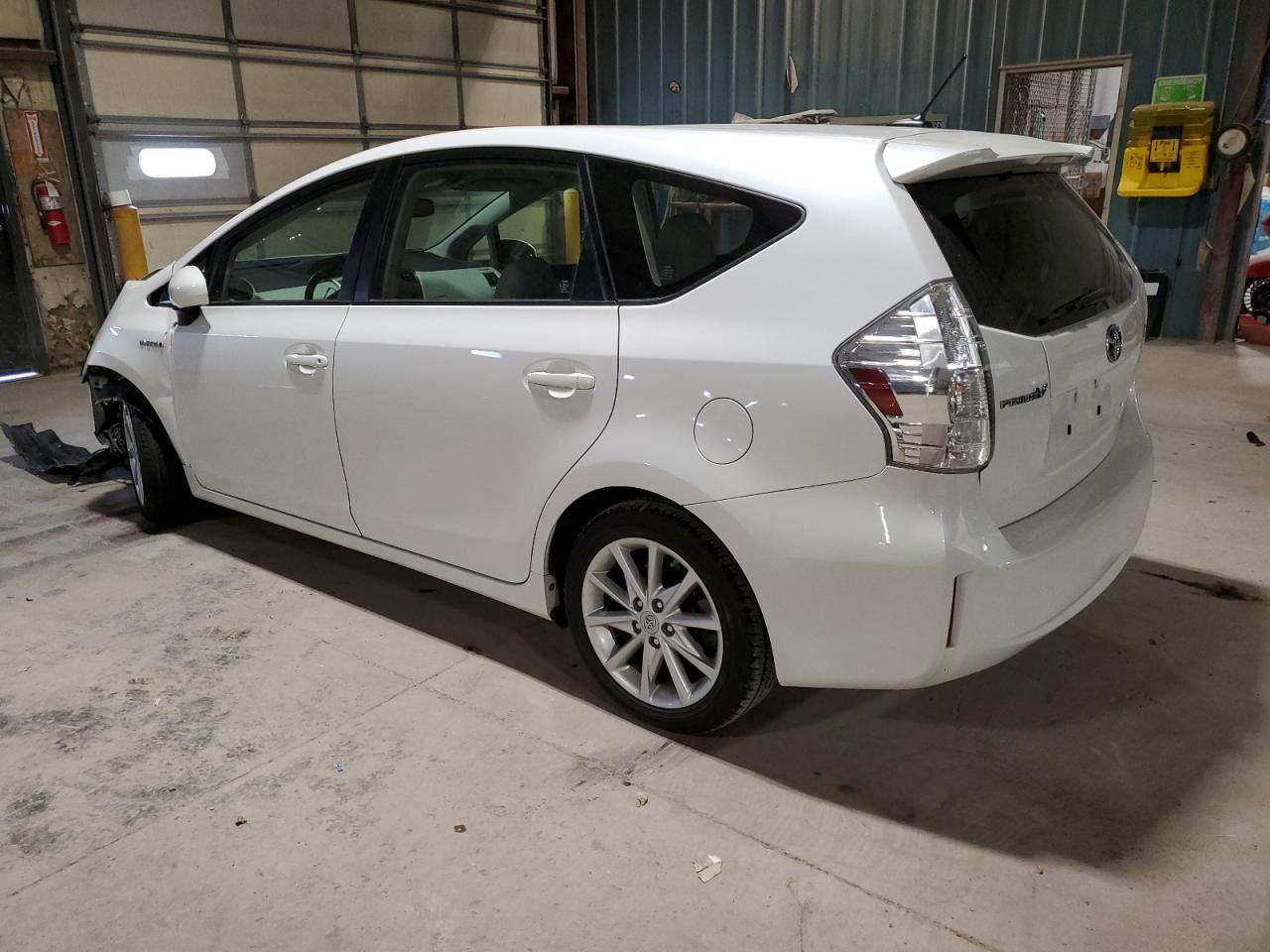 VIN JTDZN3EU9D3242201 2013 TOYOTA PRIUS no.2