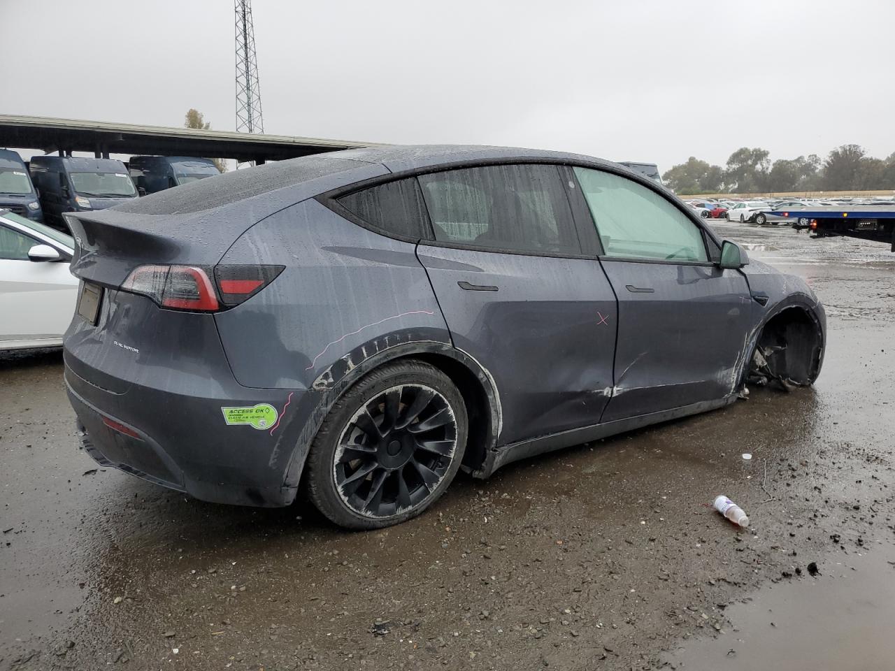 VIN 7SAYGDEE9PF637686 2023 TESLA MODEL Y no.3