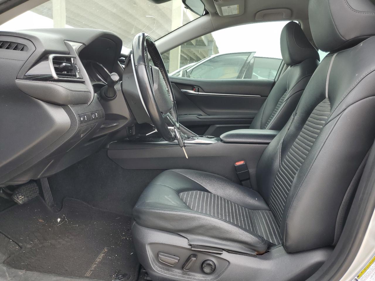 4T1B11HK8KU166713 TOYOTA CAMRY 2019