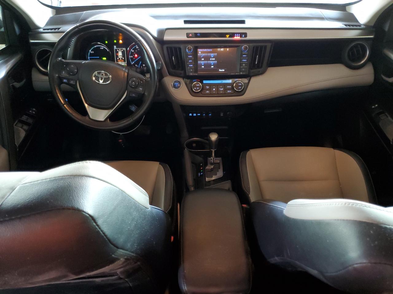 2018 Toyota RAV 4 - Image 8