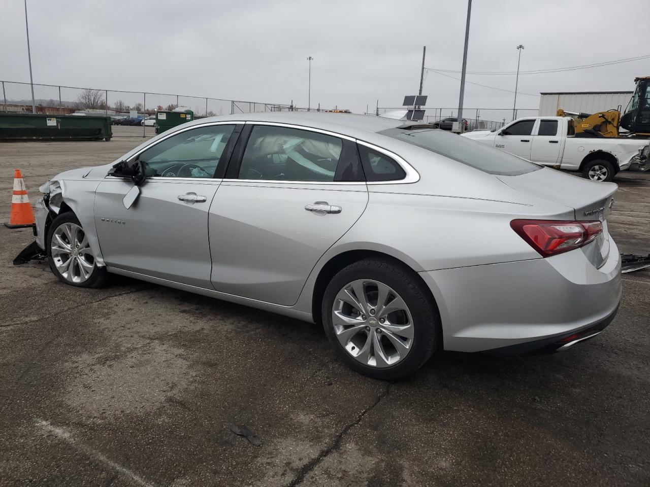 2019 Chevrolet Malibu - Image 2