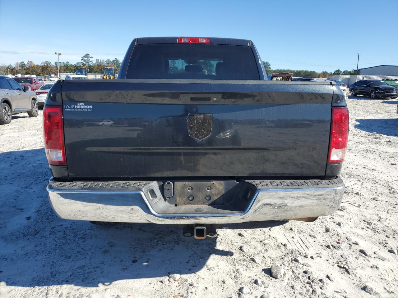 2016 RAM 1500 - Image 6