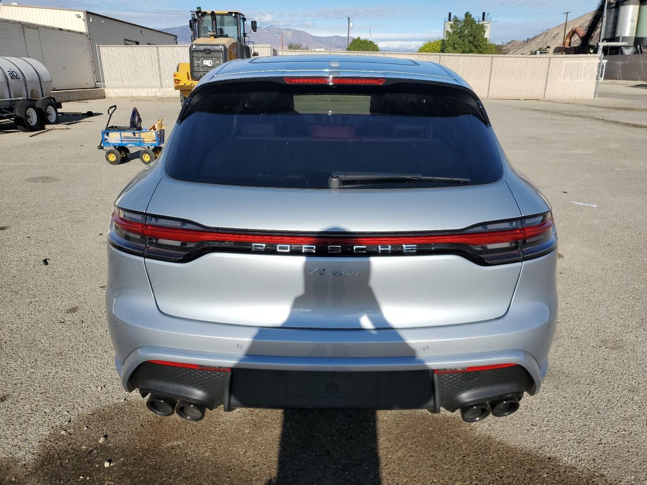 2024 Porsche Macan - Image 6