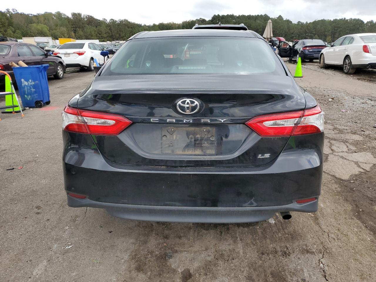 2018 Toyota Camry L VIN: 4T1B11HK3JU633518 Lot: 79197134