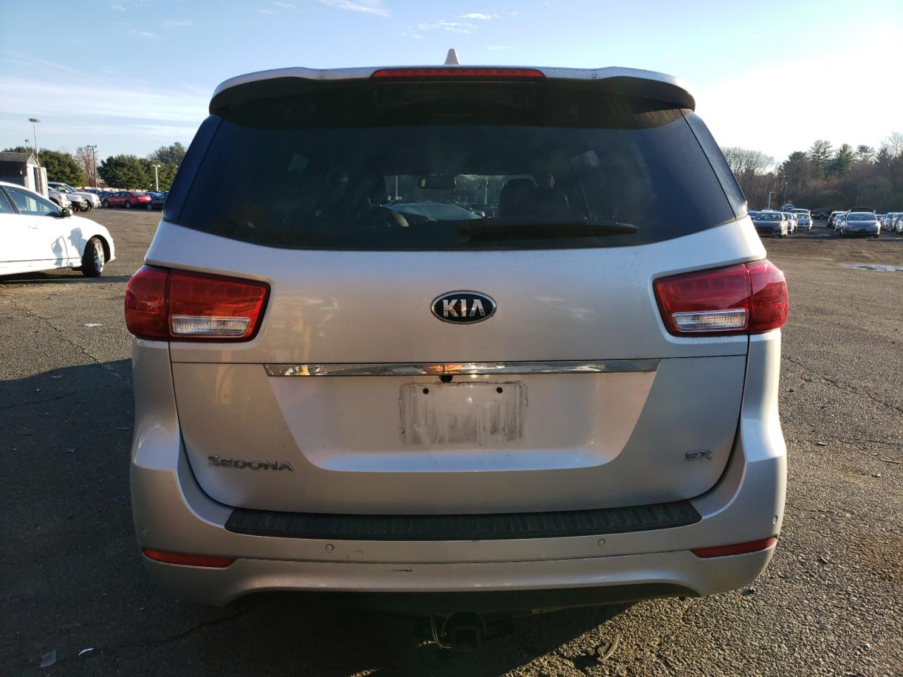 2016 Kia Sedona - Image 6
