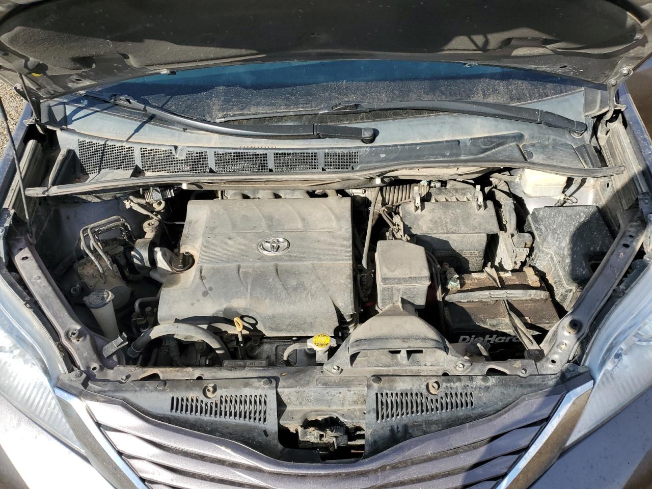 2016 Toyota Sienna - Image 12