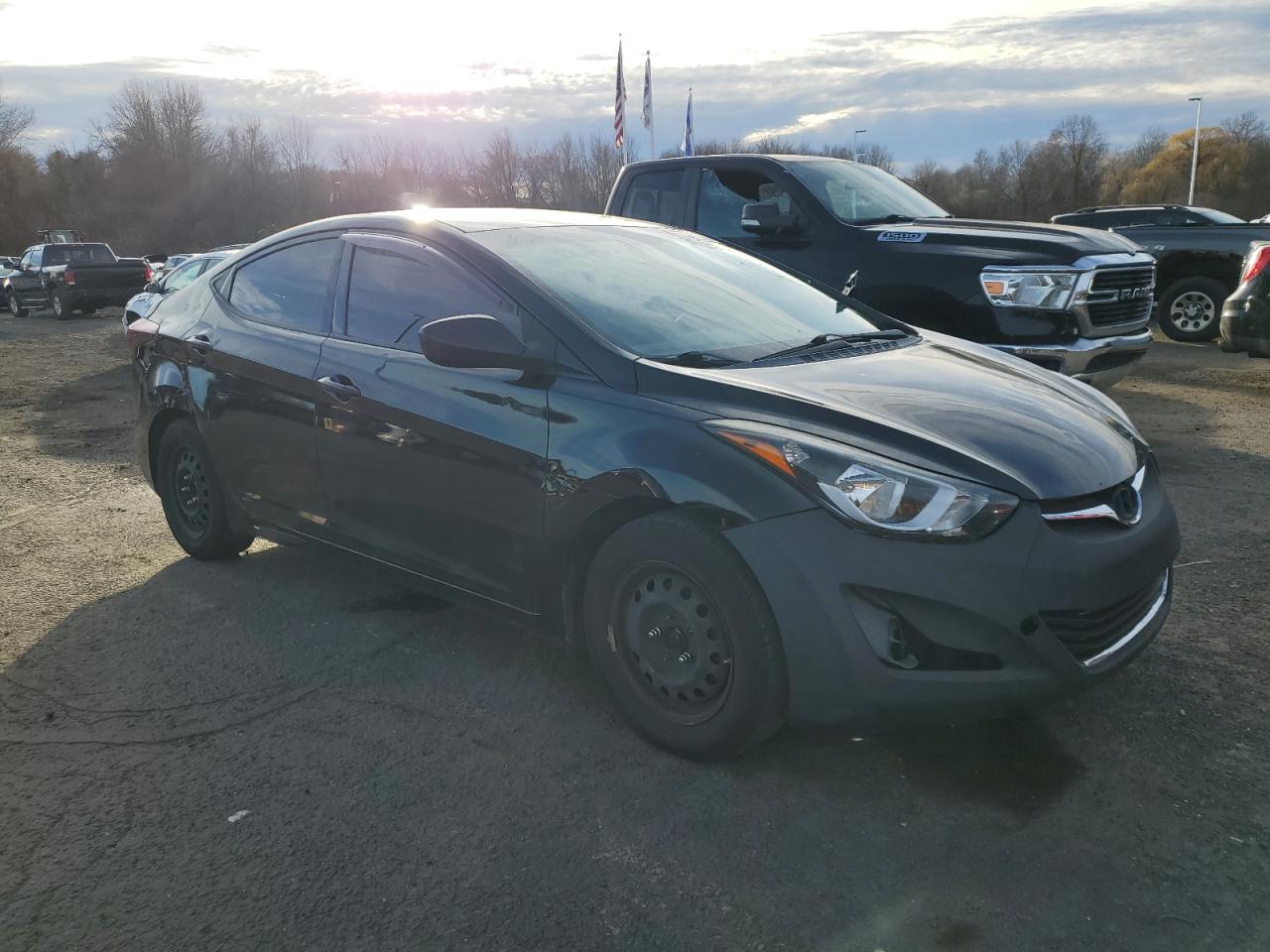 2016 Hyundai Elantra - Image 4
