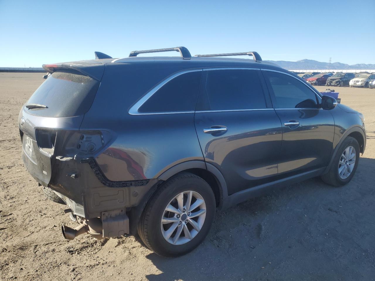 VIN 5XYPG4A37HG192792 2017 KIA SORENTO no.3