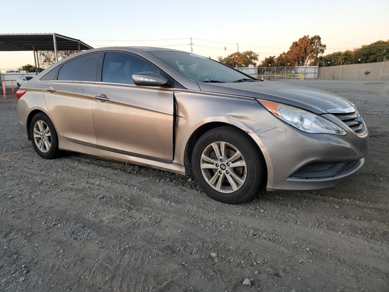 2014 Hyundai Sonata - Image 4
