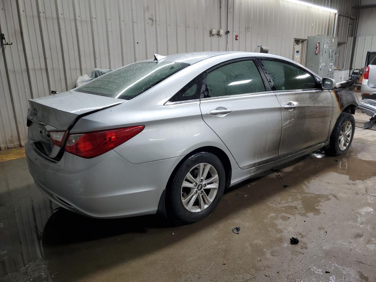 2013 Hyundai Sonata - Image 3