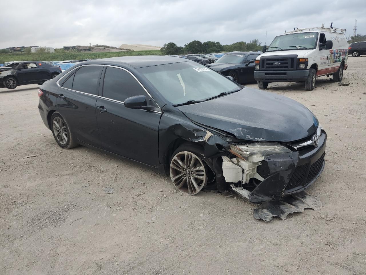 2016 Toyota Camry - Image 4