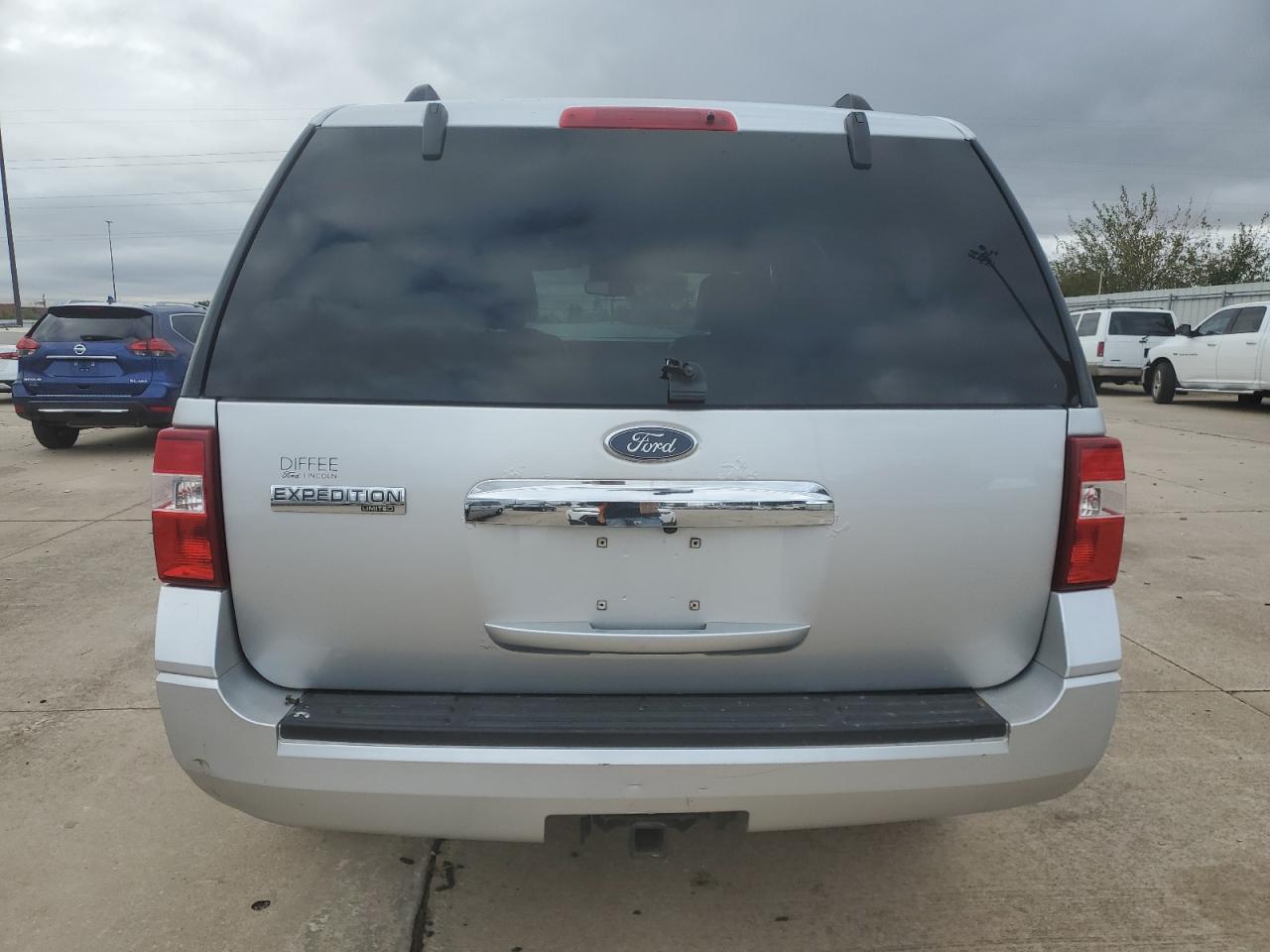 2010 Ford Expedition - Image 6