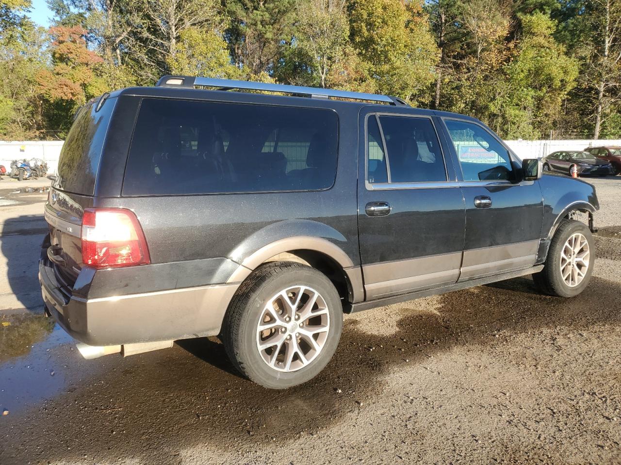 2015 Ford Expedition - Image 3