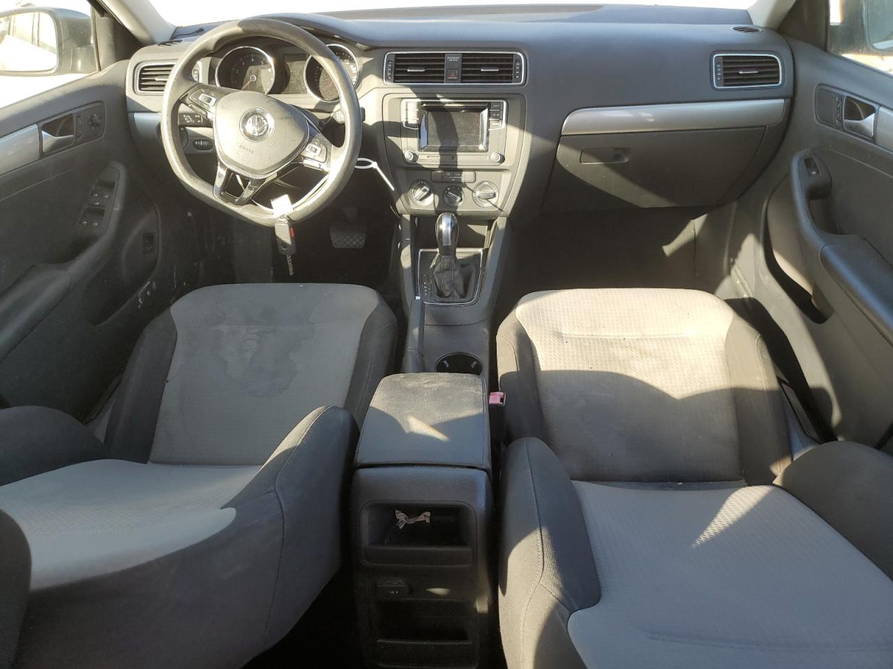 2017 Volkswagen Jetta - Image 8