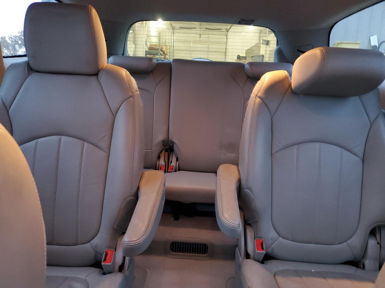 2011 Buick Enclave - Image 10