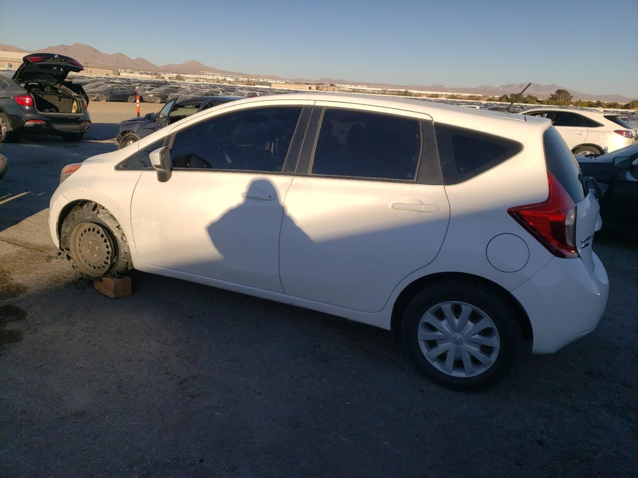 VIN 3N1CE2CP7GL365276 2016 NISSAN VERSA no.2