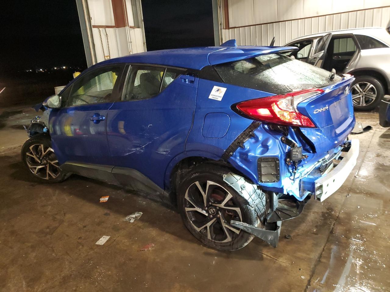 VIN NMTKHMBX9JR008145 2018 TOYOTA C-HR no.2