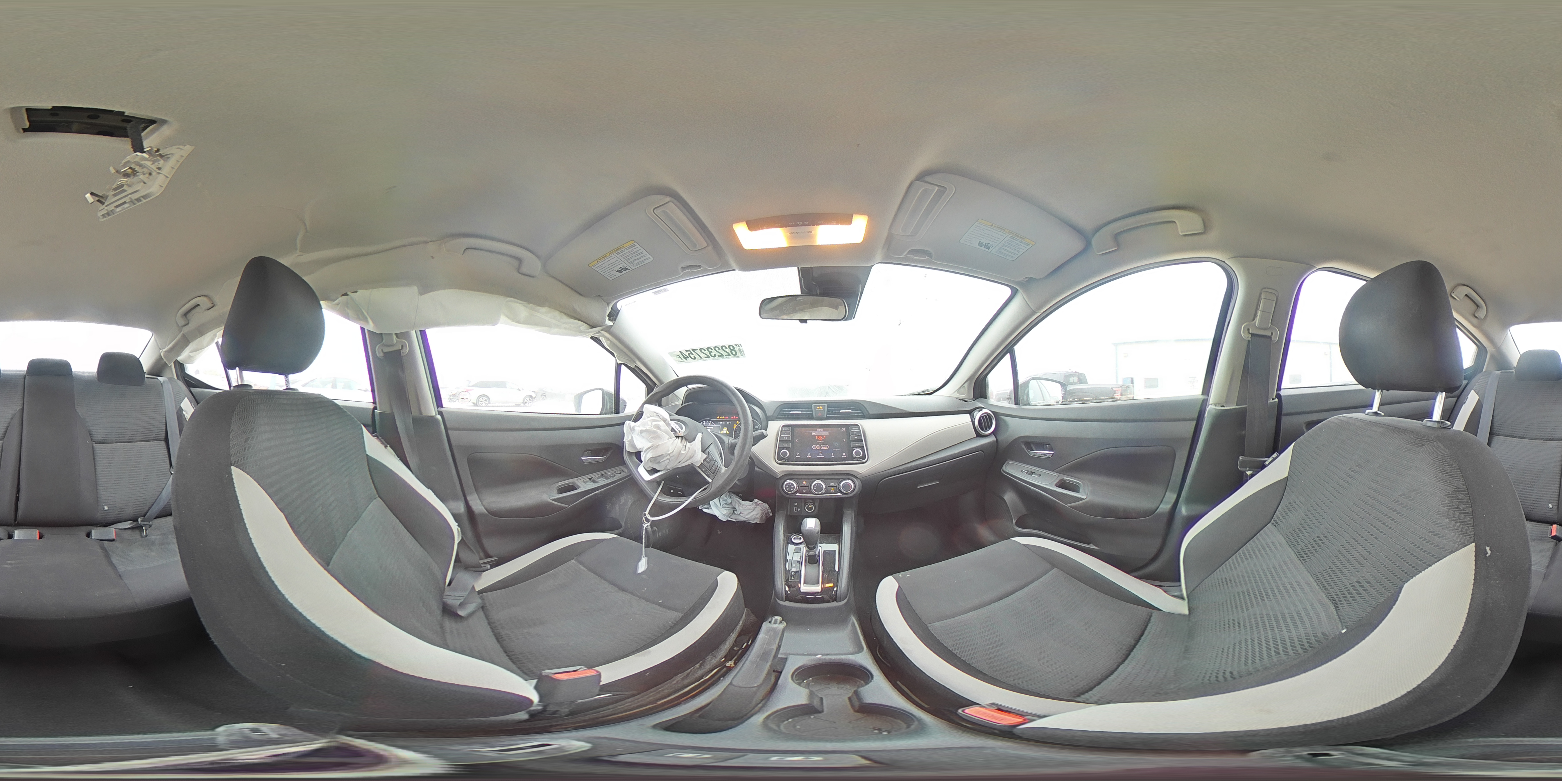 2021 Nissan Versa - Image 13