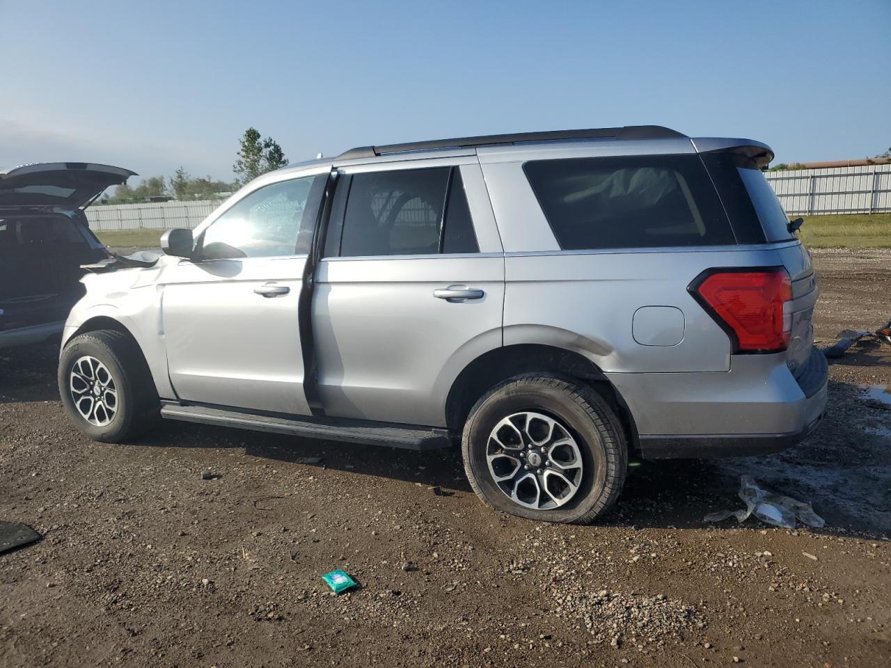 2022 Ford Expedition - Image 2