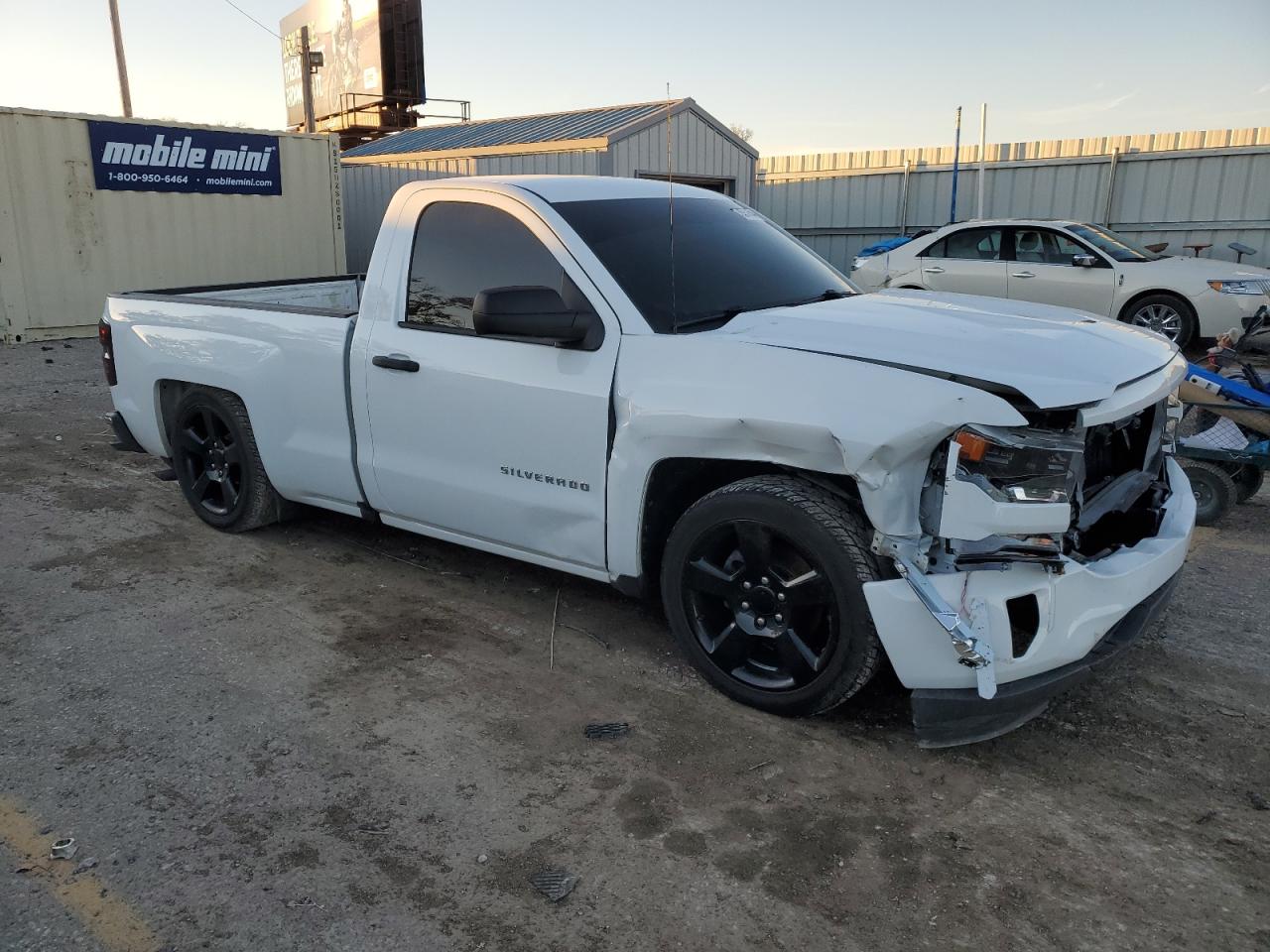 2016 Chevrolet Silverado - Image 4