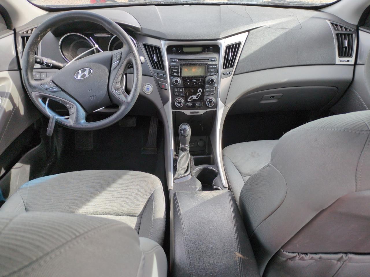 2012 Hyundai Sonata - Image 8