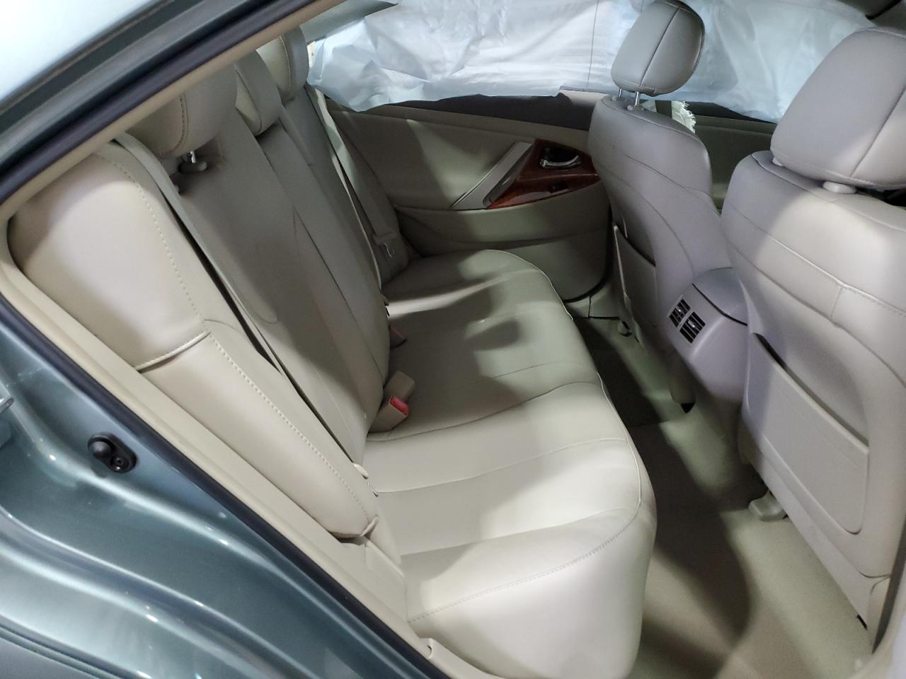 2011 Toyota Camry - Image 10