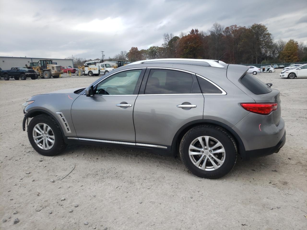 2011 Infiniti FX - Image 2