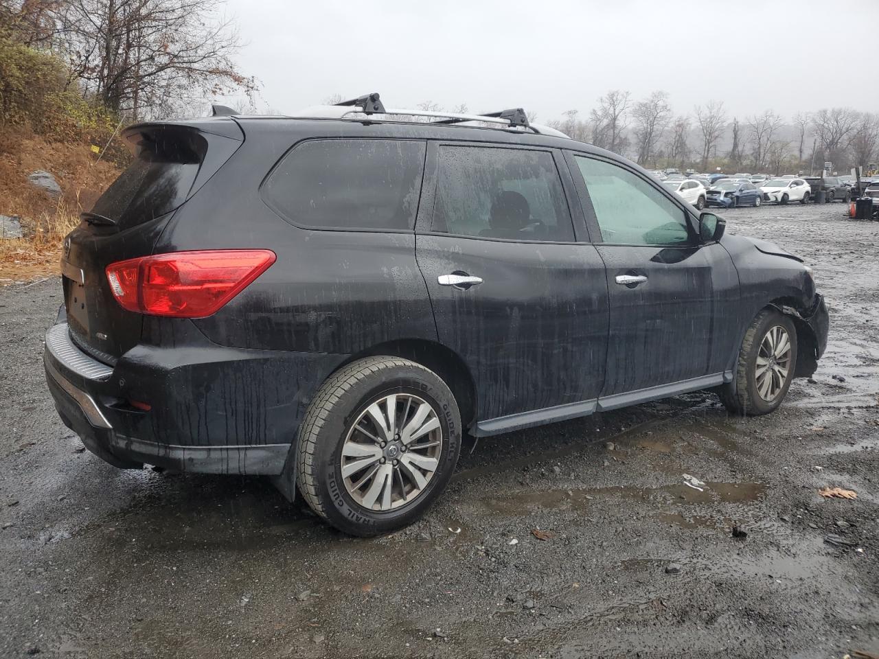 2020 Nissan Pathfinder - Image 3