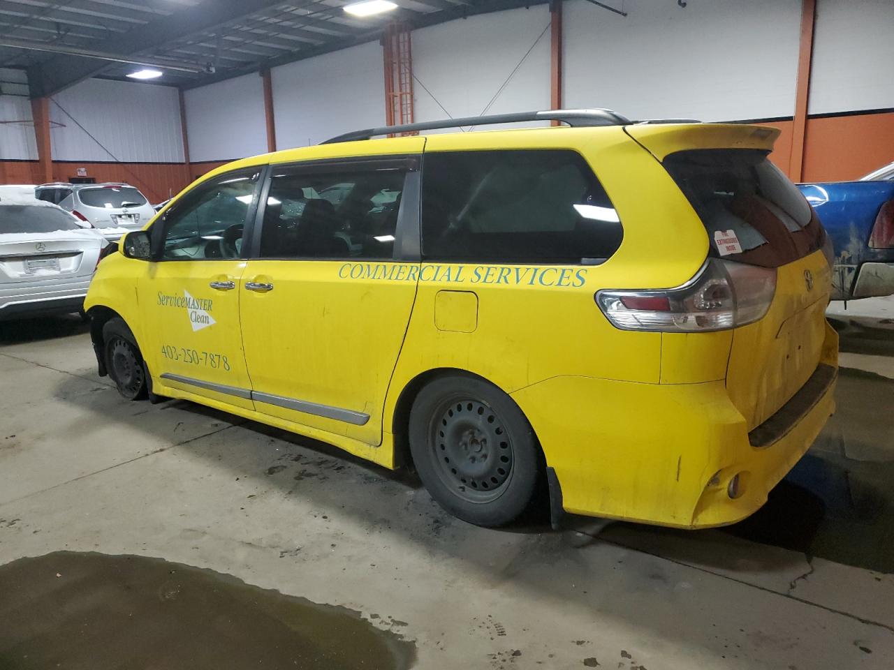 2013 Toyota Sienna - Image 2