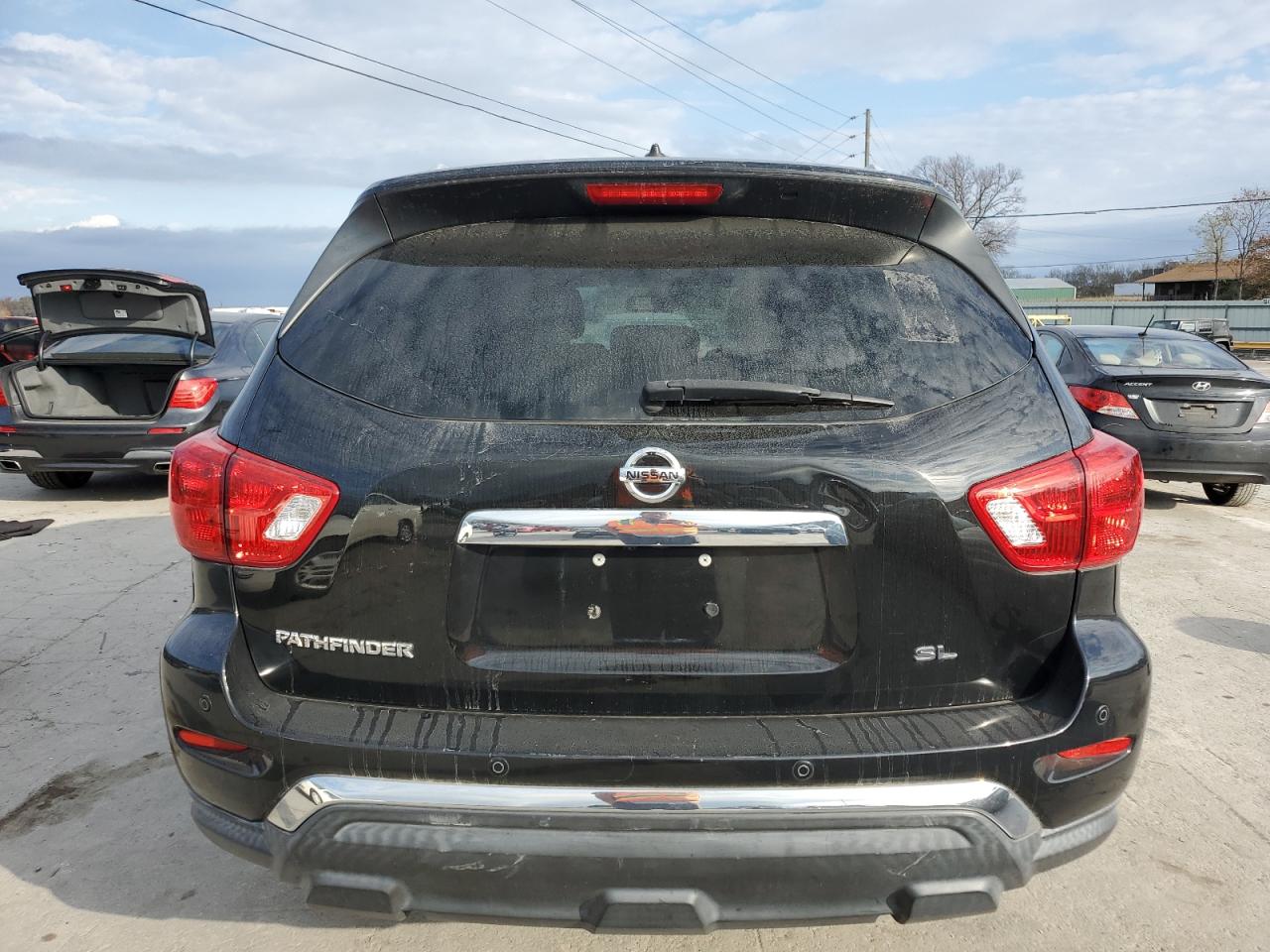 2018 Nissan Pathfinder S VIN: 5N1DR2MN2JC615198 Lot: 82203894