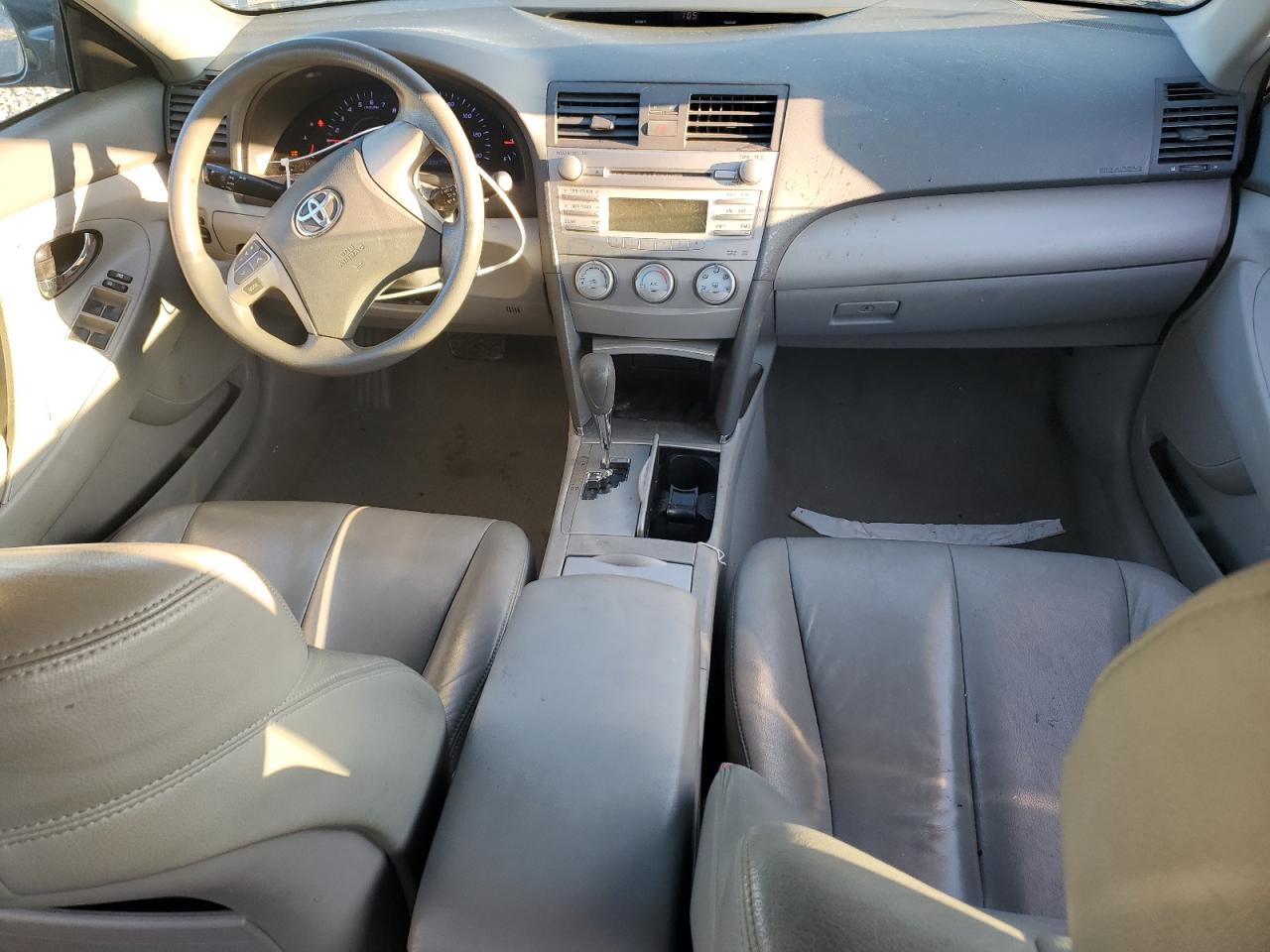 2011 Toyota Camry - Image 8