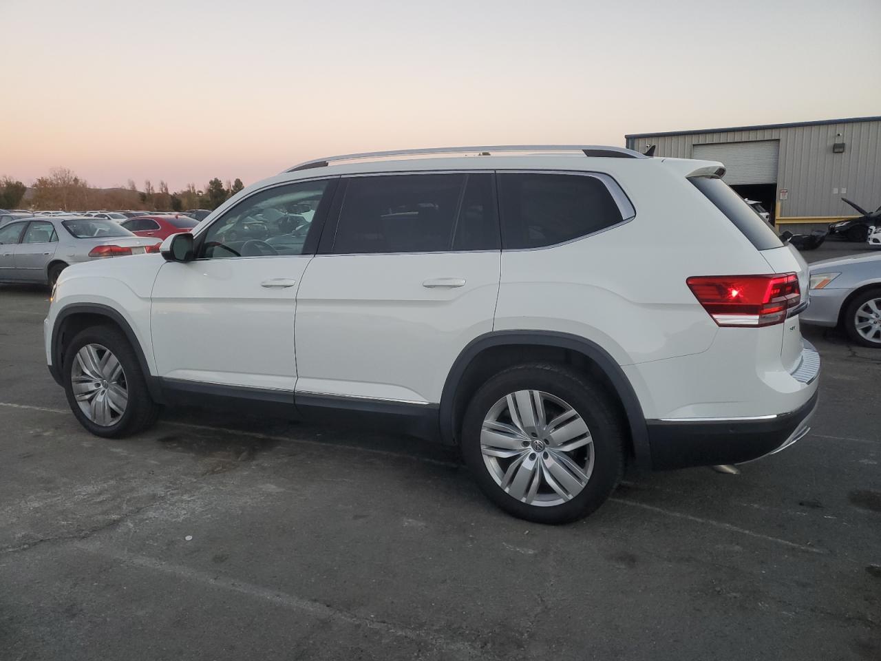 2019 Volkswagen Atlas - Image 2