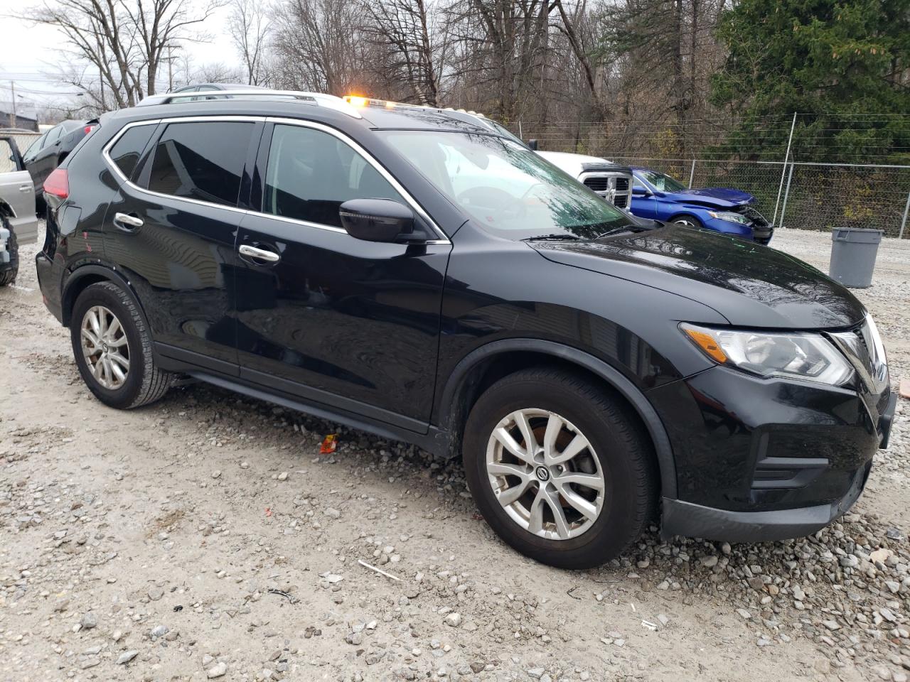 2017 Nissan Rogue - Image 4