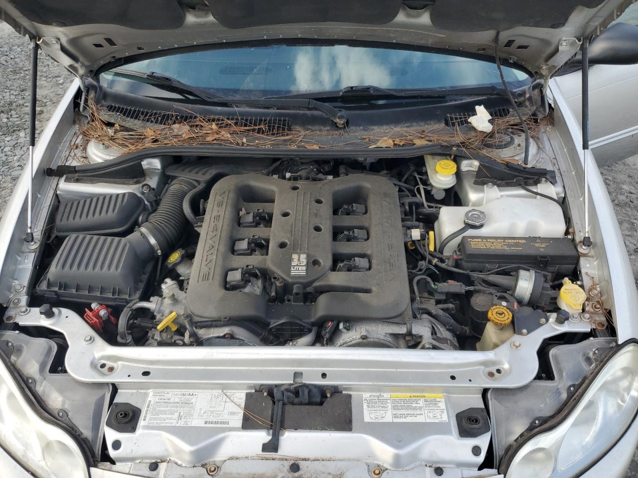 2002 Chrysler Concorde - Image 11