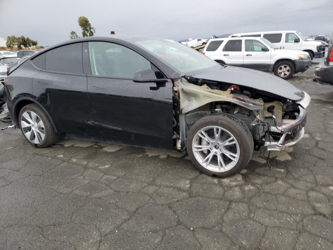 VIN 7SAYGDEE0RF069797 2024 TESLA MODEL Y no.4