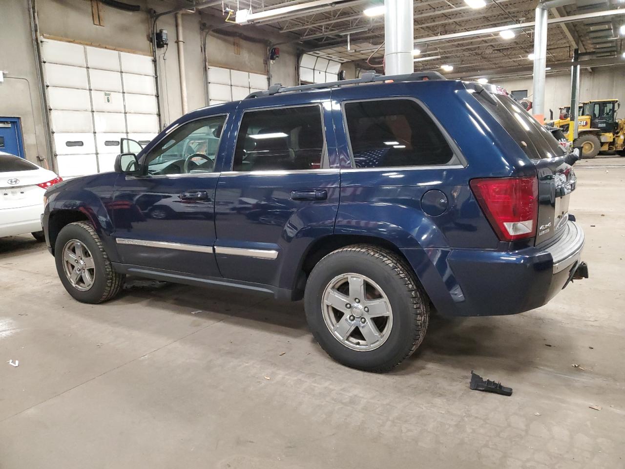 2006 Jeep Grand Cherokee - Image 2