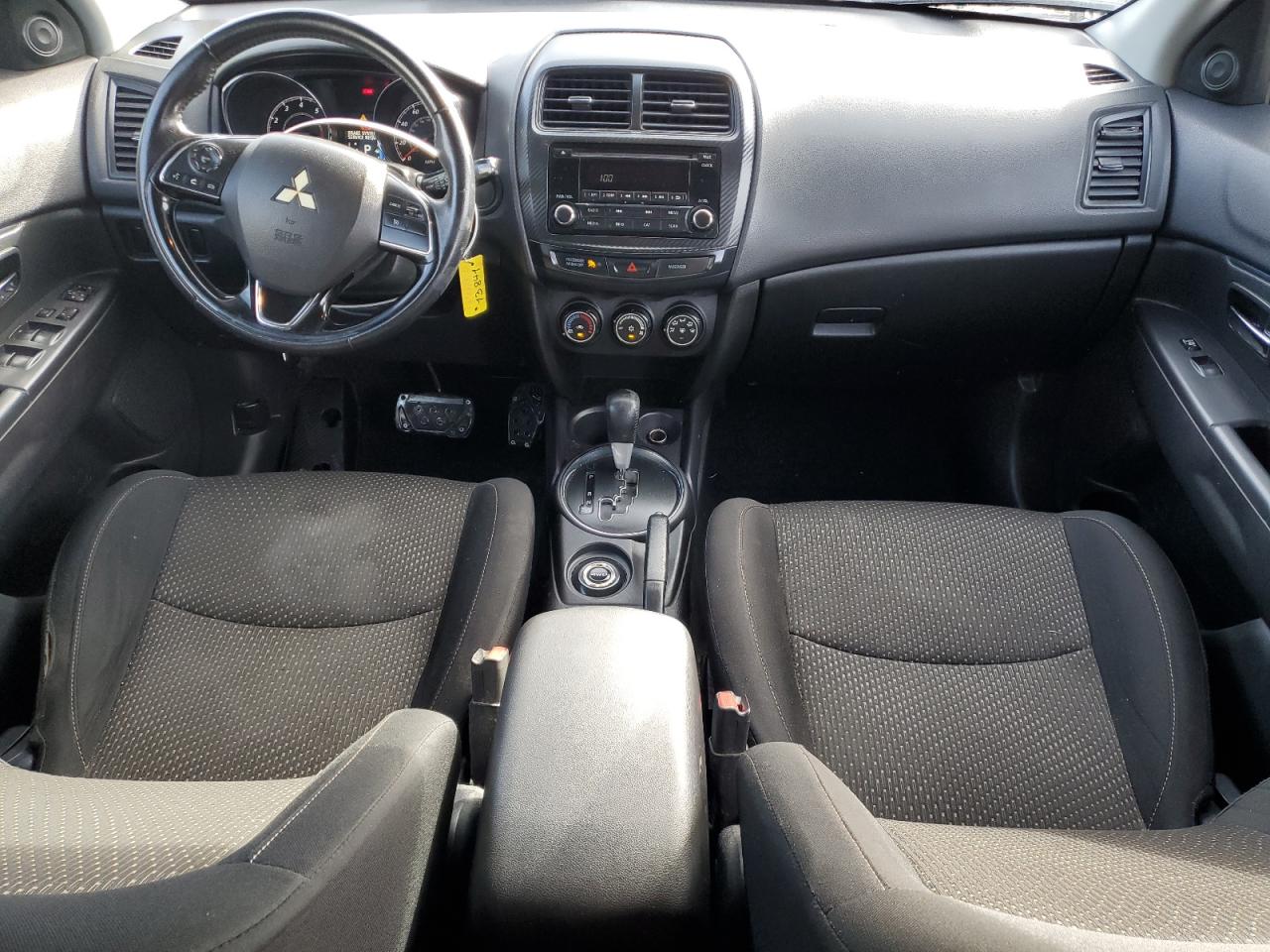 2016 Mitsubishi Outlander - Image 8
