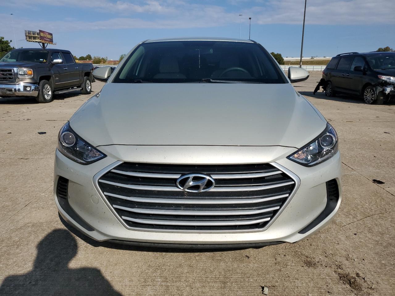 2017 Hyundai Elantra - Image 5